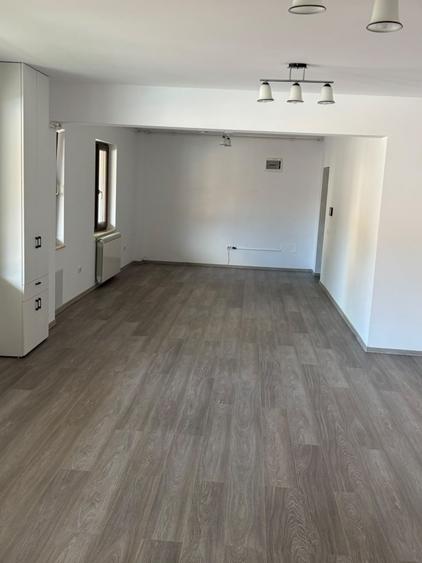 Birou, de 68 mp, în Splaiul Unirii