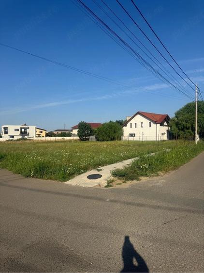 Teren de 894 mp, în Dumbrăvița