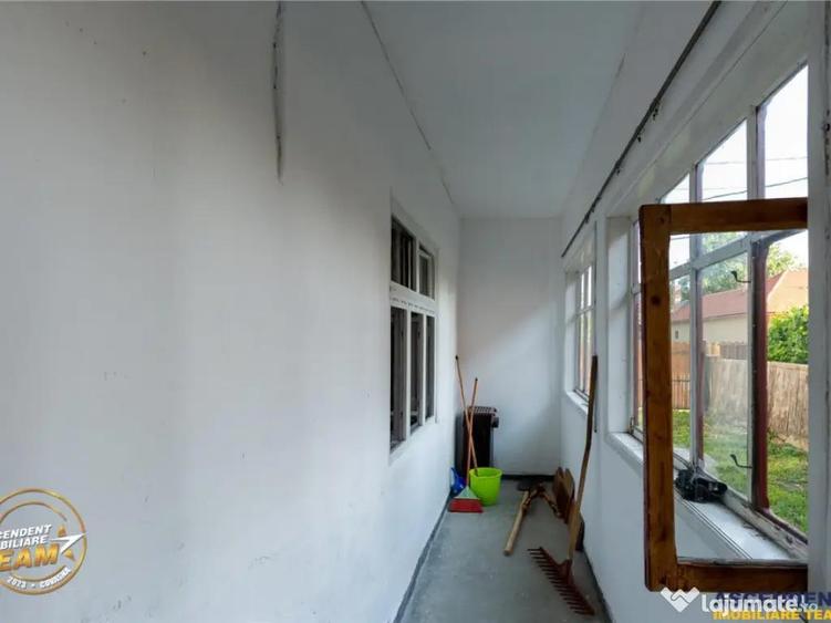 FILM! De casa traditionala, cu dependinte si facilitati, in - 12