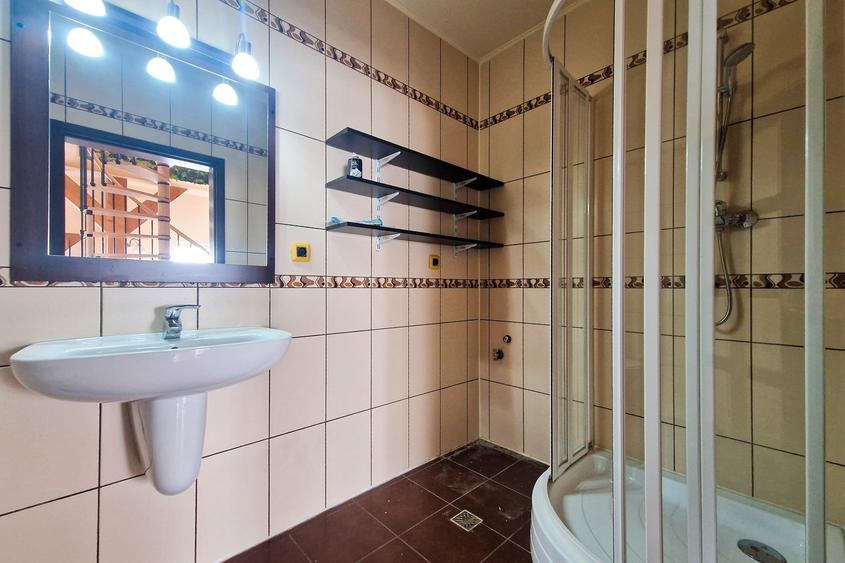 Vila 7 camere, ultracentral, zona AFI Mall, 3 parcari private, curte,0% comision - 13