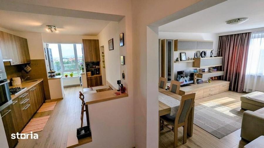 Apartament cu trei camere -decomandat - 2