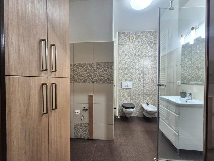 Bloc nou, sectiune mare, apartament 3 camere cu semineu, terasă mare si garaj - 20