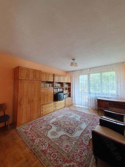 Proprietar,ultracentral(in apropiere de Universitate,Liceul Elena Cuza,Liceul Carol,utilat modest - 1