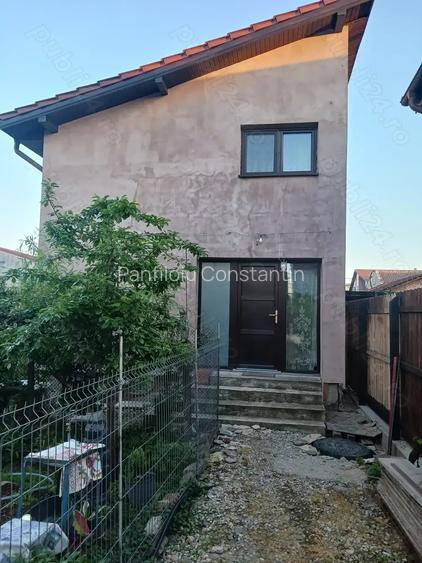 Casa noua de vanzare in oras langa Stadion