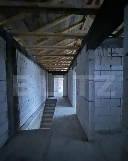 Casa la rosu, cu 4 camere, 145 mp utili, 356 mp teren, zona - 7