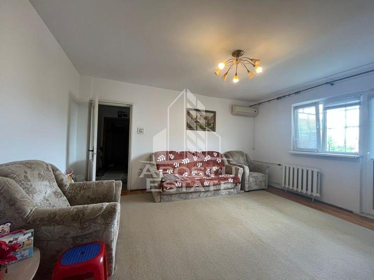 Apartament  cu 2 camere, semidecomandat, etaj intermediar, Dambovita - 2