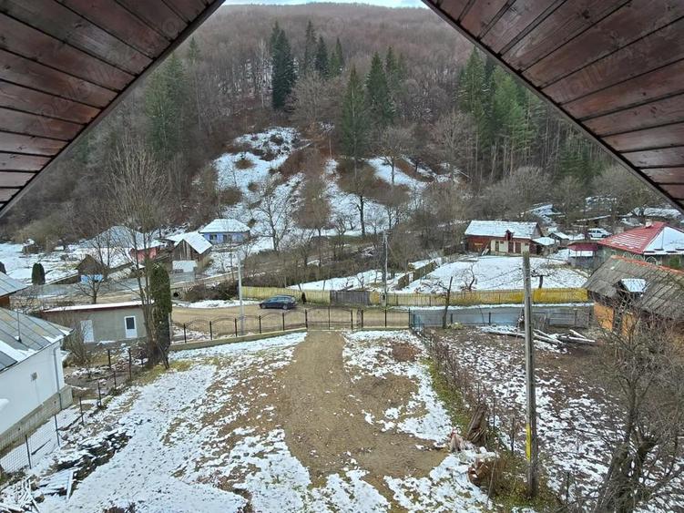 Casa de vanzare la munte, 5 camere, curte mare, garaj jud. Neam?, aproape de Manastirea Pangara?i - 6