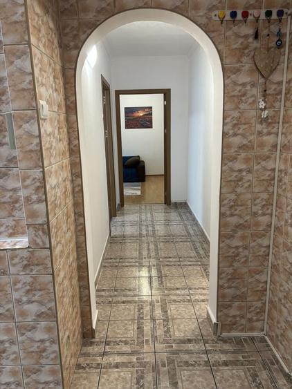 Vand apartament 2 camere,54 m,decomandat,patrer inalt - 2