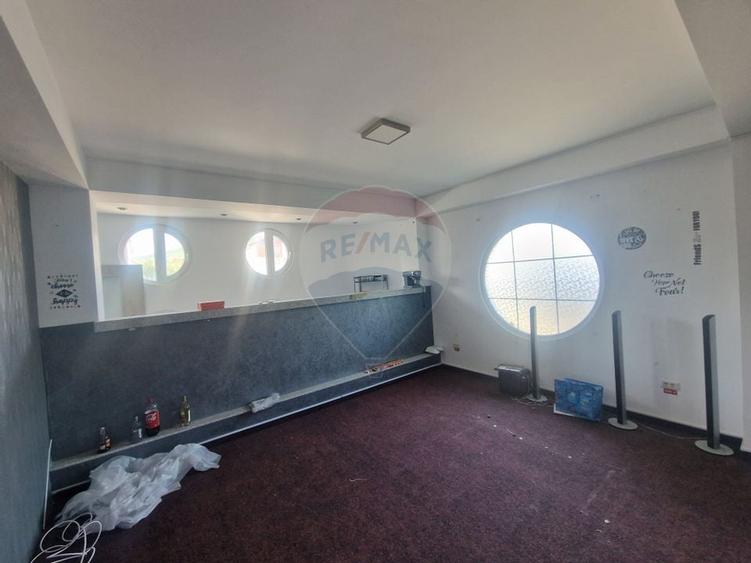 Spațiu generos in Piatra Neamt - perfect pentru afacerea ta - 12