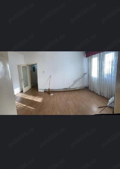 Apartament cu 2 camere semidecomandat în Giurgiului