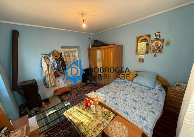 Caslita - teren 513 mp, pomi fructiferi, casa 2 camere - 6