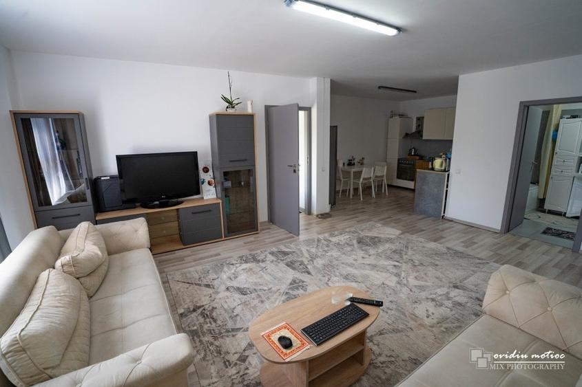 Showroom, birouri si depozit - 16