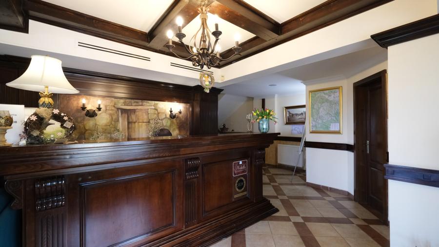 Vanzare hotel in zona superba de munte cu priveliste incredibila din camere - 41