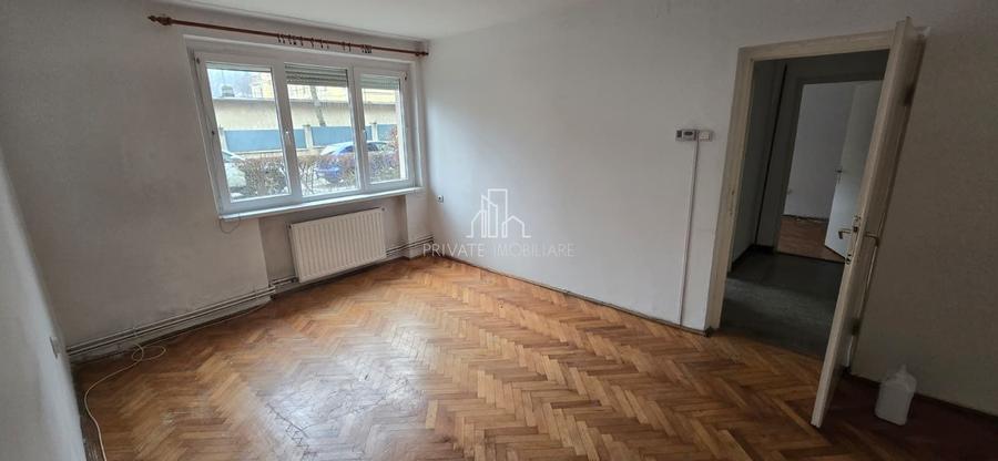 Apartament 3 Camere De Vanzare, Str Victor Babes, Zona Cornisa - 1