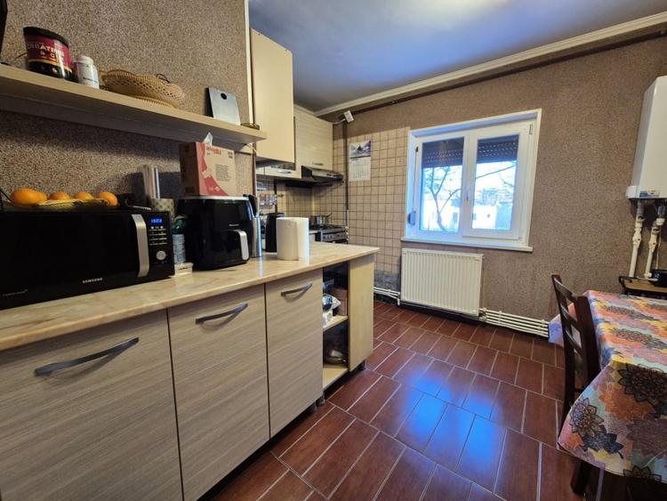 Apartament 3 camere, decomandat, 2 băi - zona Brătianu - 6