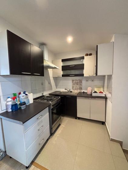 Inchiriez apartament 3 camere - 2