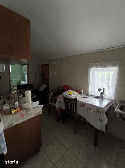 Casă cu 2 camere cu Teren 1300 Mp în Dobrovăț