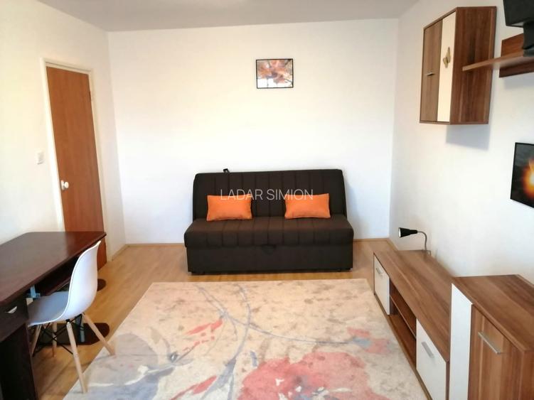 Garsoniera lipovei 250 euro, centrala proprie Garsoniera lipovei 250 euro, centrala proprie