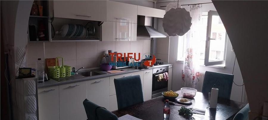 Apartament 3 camere de vanzare zona Piata etaj.3 - 2