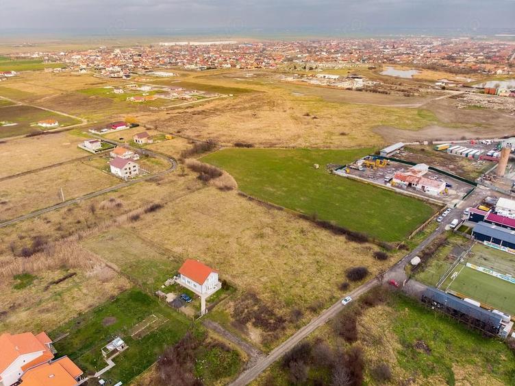 Teren de 8158 mp, în Săcălaz