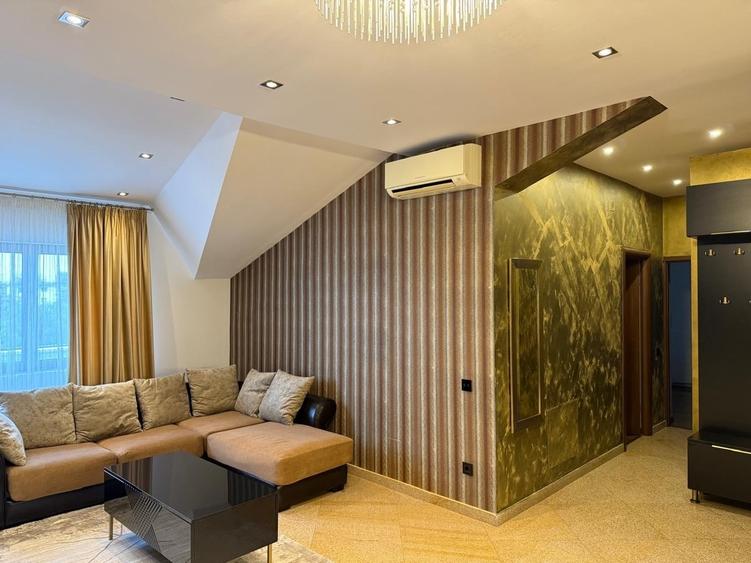 Apartament cu 3 camere decomandat în Mărgeanului