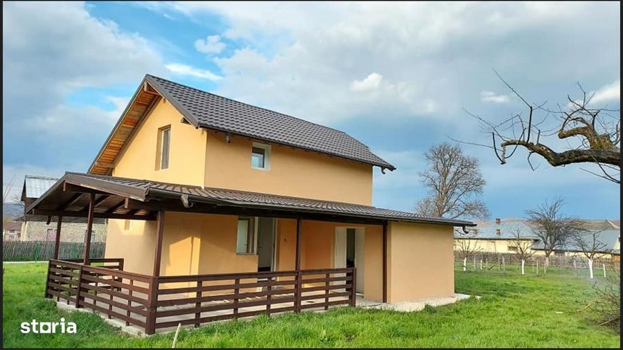 Casă cu 3 camere în Domnești