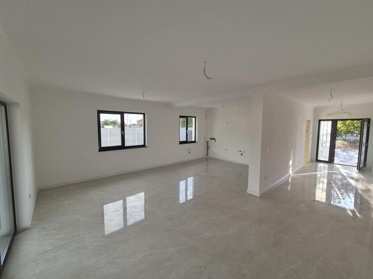 Vilă elegantă, finisată complet, Via Carmina – comision 0 - 4