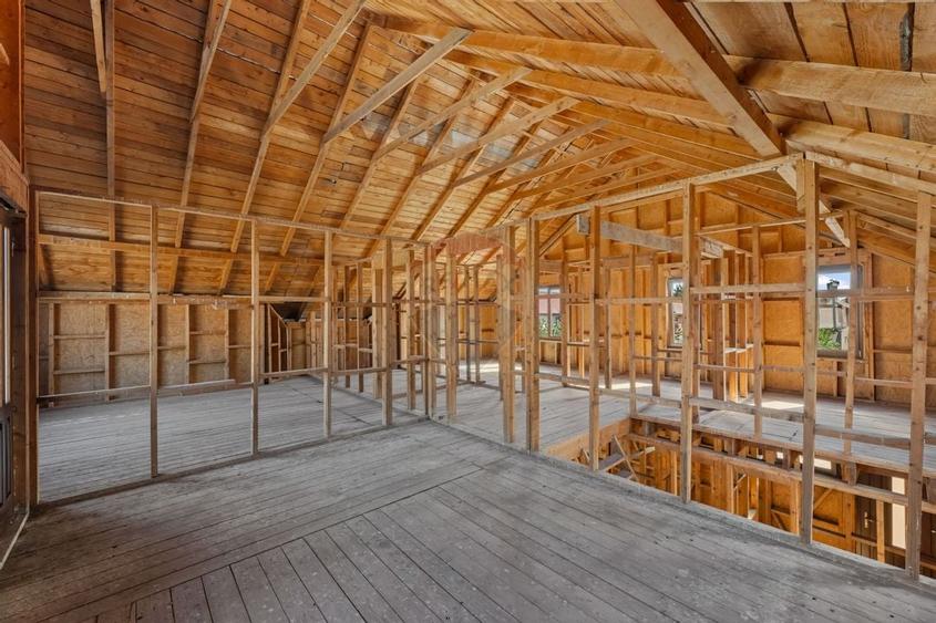 Casa  cu 5 camere Sagu - 9