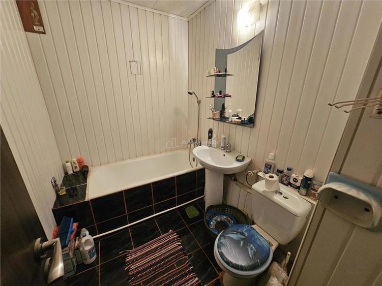 Apartament cu 2 camere decomandat, mobilat în Micro III