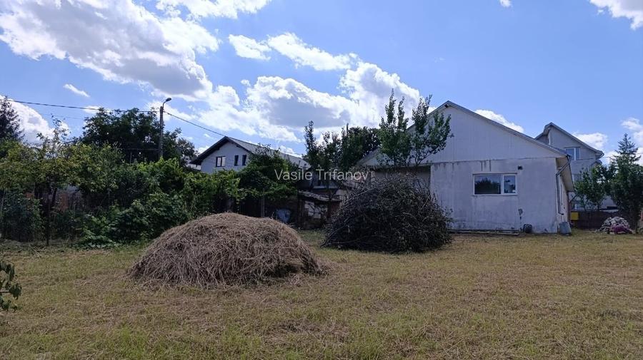 Casa cu teren generos
