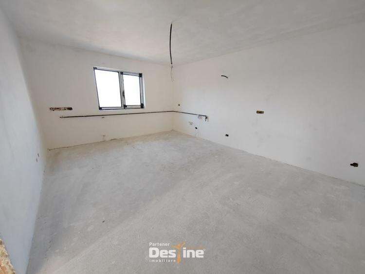 Casă individuală cu 4 camere cu Canalizare în Bârnova
