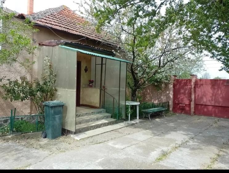Casă cu Teren 1872 Mp în Central