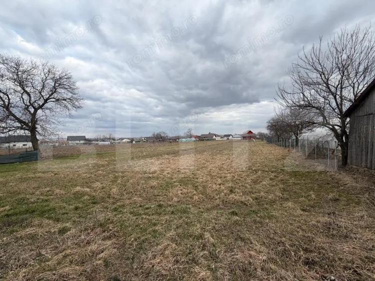 Casa batraneasca , renovabila , 1586 mp teren , Dumbraveni Suceava - 2