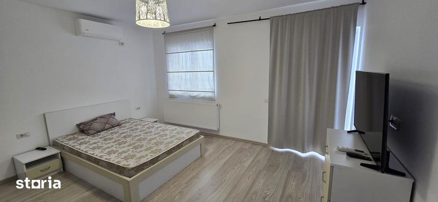 Casă cu 5 camere cu Teren 330 Mp în Ferme