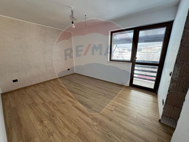 Casa  si  teren zona Balaurul - 12