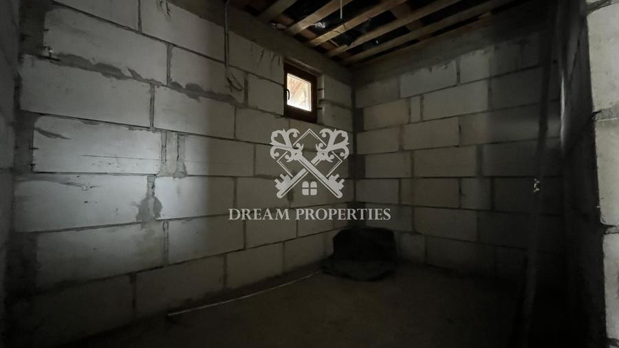 Casa individuala 6 camere, teren 700 mp, zona Dezmir - 11