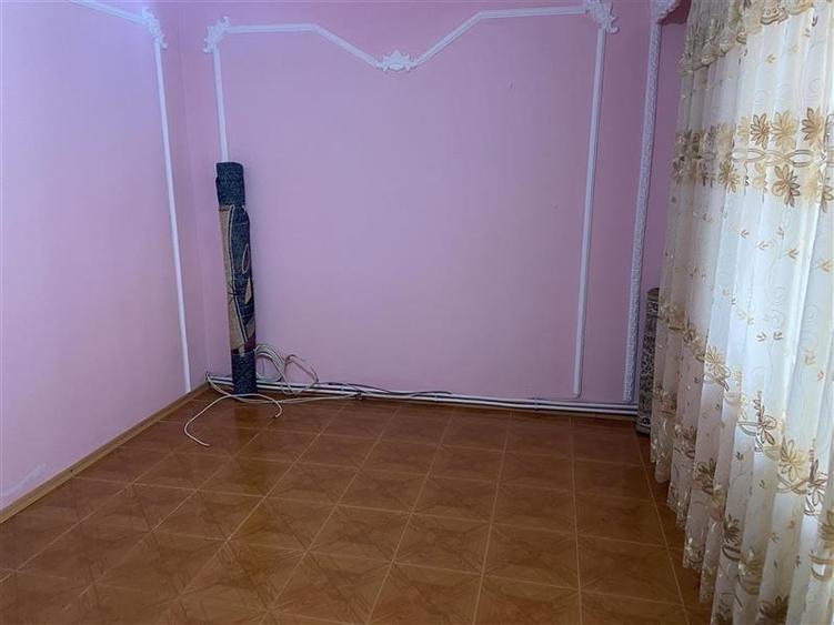 Apartament 3 camere , zona b-dul Brailei - hipermarket Kaufland , parter , liber - 14
