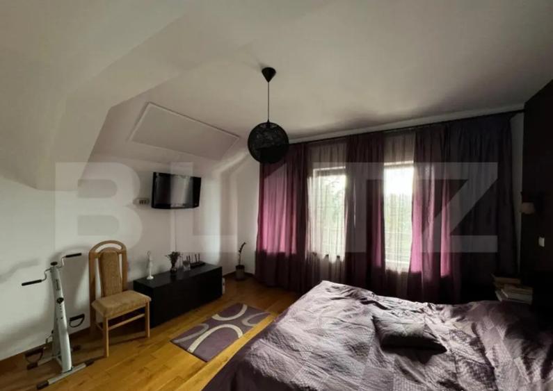 Casa impresionanta , 250 mp , cu gradina generoasa 1000 mp , - 10