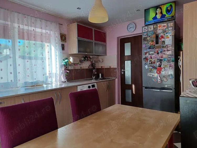De vanzare vila S+P+1 ( 2 apartamente tip duplex) 7camere, 2 bai. - 10