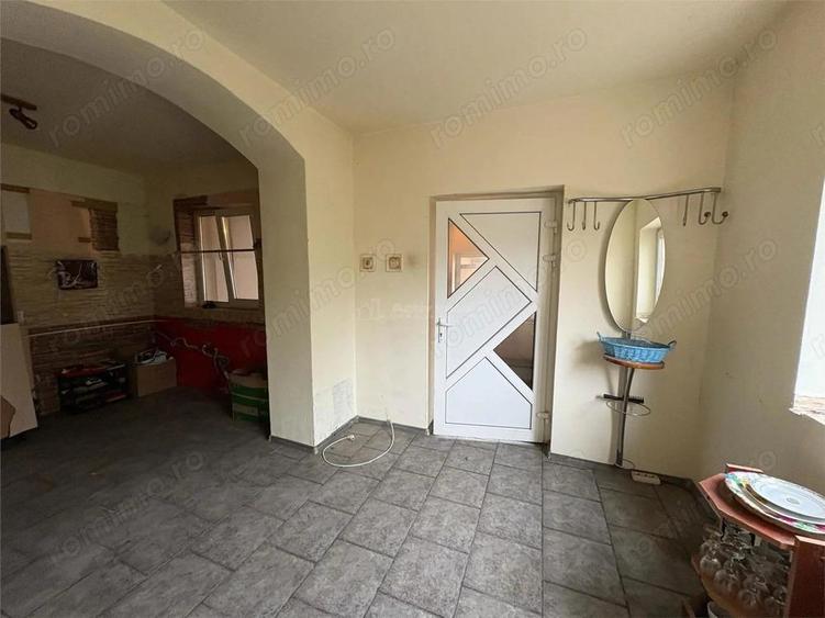 Bocsa Romana, Casa 8 Incaperi, Strada Principala. - 3