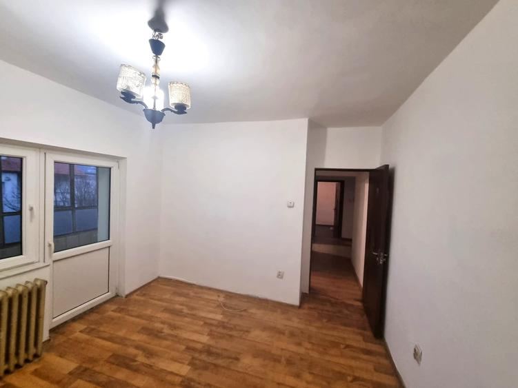 Apartament 3 camere 68mp Bradet-bloc vila 95.000eur neg - 3