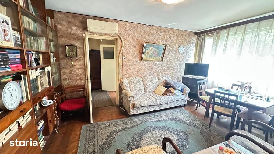 Apartament cu 3 camere semidecomandat în Iancului