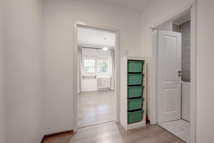Apartament cu 4 camere semidecomandat în Lacul Tei