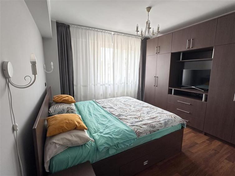 Apartament cu 3 camere decomandat, mobilat în George Enescu