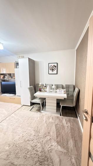 Apartament cu 3 camere decomandat în Hotvon