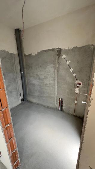 Casă cu 5 camere cu Teren 400 Mp în Central