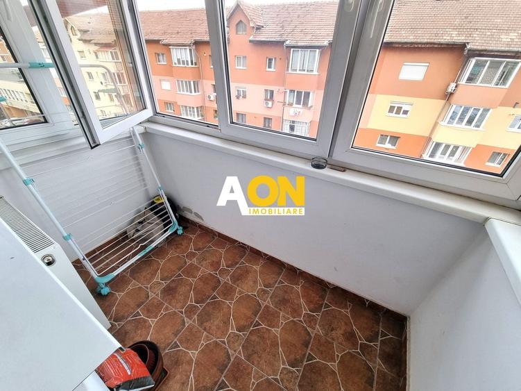 Apartament cu 2 camere semidecomandat, mobilat în Ampoi 1
