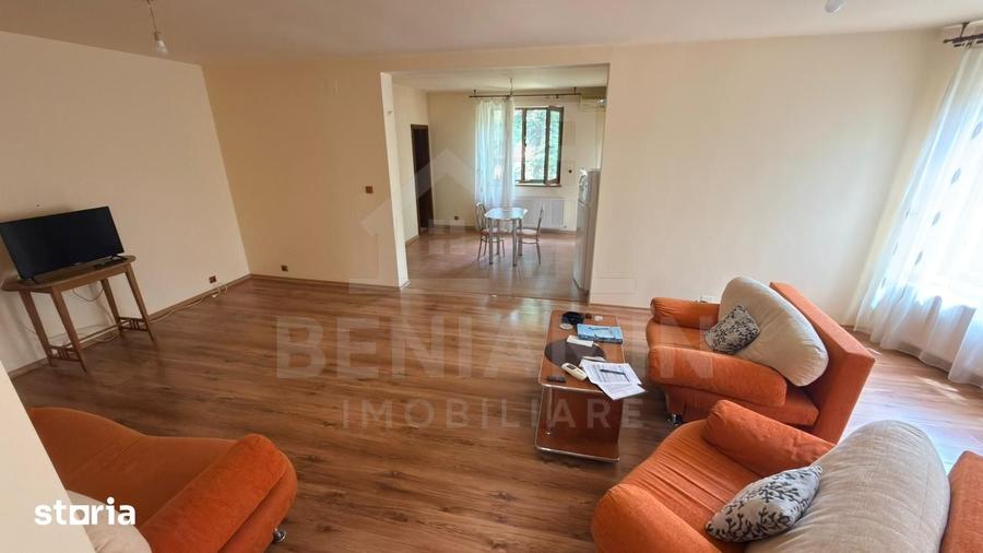 Casă cu 6 camere cu Teren 464 Mp în Cârcea