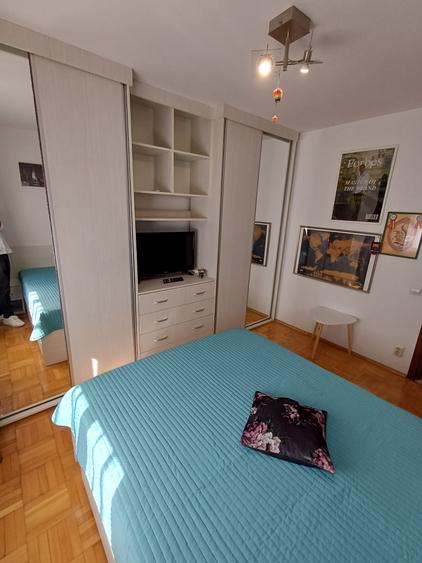 Apartament cu 3 camere semidecomandat în Pantelimon