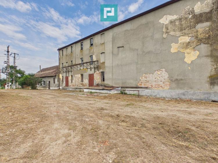 Spațiu industrial, de 750 mp, în Secusigiu